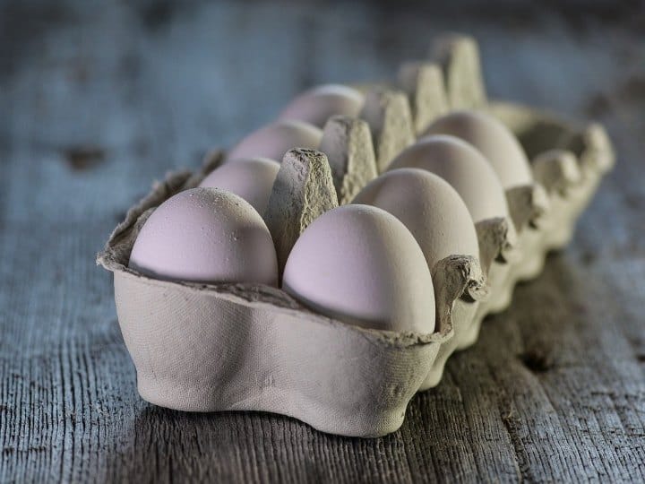 Cleaning the eggs with water? Do you know how harmful it is to do so? Eggs: కోడిగుడ్లను నీళ్లతో శుభ్రం చేస్తున్నారా? అలా చేస్తే ఎంత హానికరమో తెలుసా?