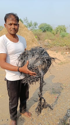 Wardha : समुद्रपूर तालुक्यात सापडले अवकाशातून पडलेले यंत्र अवशेष, पाहा फोटो