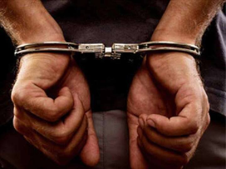 Hyderabad Police arrest AIMIM corporator Ghouseuddin Mohammed for threatening misbehaving Police personnel हैदराबाद में AIMIM नेता गिरफ्तार, पुलिस को धमकाने के आरोप