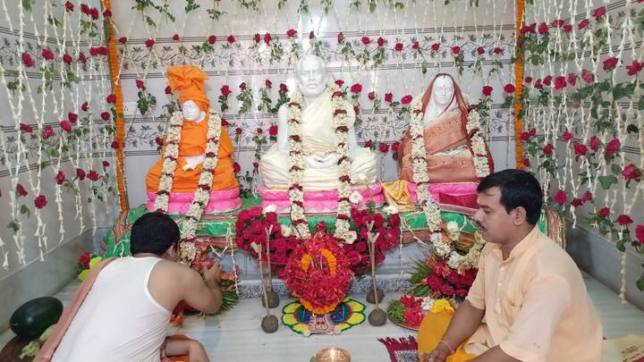 মাহেশের সেবায়েতরা জানাচ্ছেন, ১৮৮২ সালে প্রথমবার রামকৃষ্ণদেব পা রেখেছিলেন সেখানে। মোট বার তিনেক মাহেশে গিয়েছিলেন তিনি।