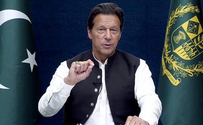 Pakistan PM Imran Khan today once again speak to peoples directly on phone इमरान खान आज दोपहर लोगों से सीधे फोन पर करेंगे बात, हर एक सवाल का देंगे जवाब