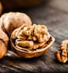Walnut Benefits : छोट्याशा अक्रोडचे बहुगुणी फायदे