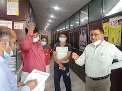 Viral Video: गर्भपात के नाम पर झोलाछाप महिला डॉक्टर ने मांगे हजारों रुपये, वीडियो वायरल होने पर हरकत में आया प्रशासन