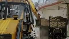 Lucknow में हत्यारोपी इंस्पेक्टर के आलीशान घर पर चला बुलडोजर, देखिए खबरें ताबड़तोड़ अंदाज में