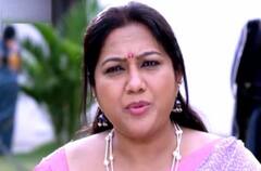 Actress Hema Fires on Media Person: Banjara Hills Police Station వద్ద సినీ నటి హేమ హంగామా| ABP Desam