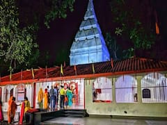 Navratri 2022: नवरात्र के पहले दिन अम्बिकापुर के महामाया मंदिर में लगी भक्तों की भीड़, जानें मंदिर की रोचक कहानी