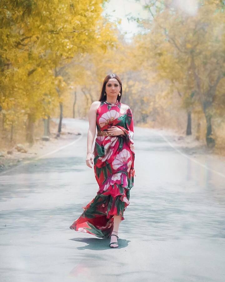 अंकिताला जेव्हा कंगनानं सिक्रेट सांगायला लावले तेव्हा अंकिता म्हणाली, 'मी प्रेग्नंट आहे आणि ही गोष्ट विकीला पण माहित नाही.' हे ऐकताच कंगना आनंदी झाली.(photo:lokhandeankita/ig)
