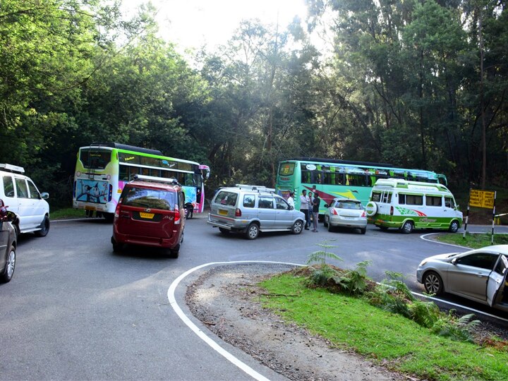 கொளுத்தும் கோடை வெயில்...!  குளுகுளு கொடைக்கானலுக்கு குவியும் சுற்றுலா பயணிகள்