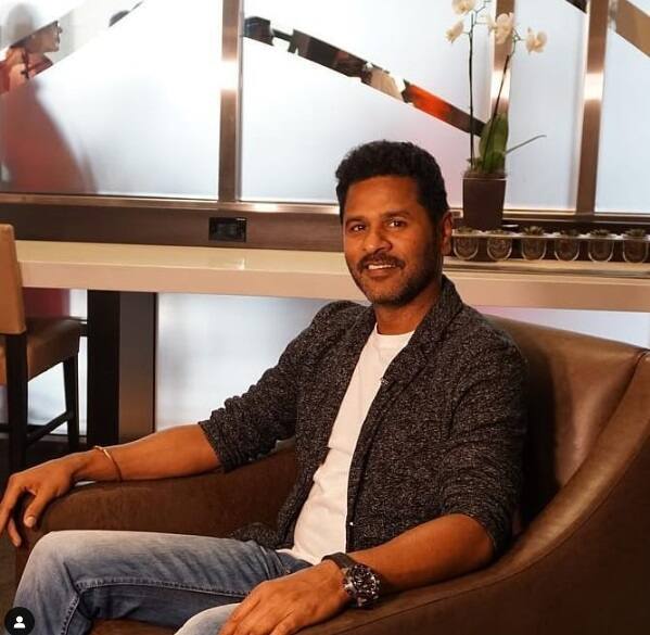 প্রথম স্ত্রী রামলথের সঙ্গে লভ ম্যারেজ হয় প্রভু দেবার। কিন্তু ১৬ বছরের বিবাহিত জীবনে ইতি টানেন তাঁরা। পরবর্তীকালে হিমানি সিংহকে বিয়ে করেন তিনি।