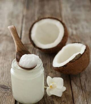 உலக தேங்காய் தினம் : தேங்காயை எப்படி சாப்பிடணும்? இவ்வளவு சத்துக்கள் தெரியுமா?