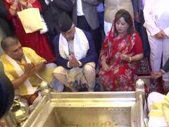 Varanasi पहुंचे नेपाल के पीएम ने पत्नी के साथ काशी विश्वनाथ मंदिर में की पूजा, सीएम योगी भी साथ रहे मौजूद