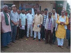 Koriya Suicide Case: खुदकुशी के लिए उकसाने का आरोपी कांग्रेस MLA के साथ कर रहा चुनाव प्रचार, SP ने बताया फरार