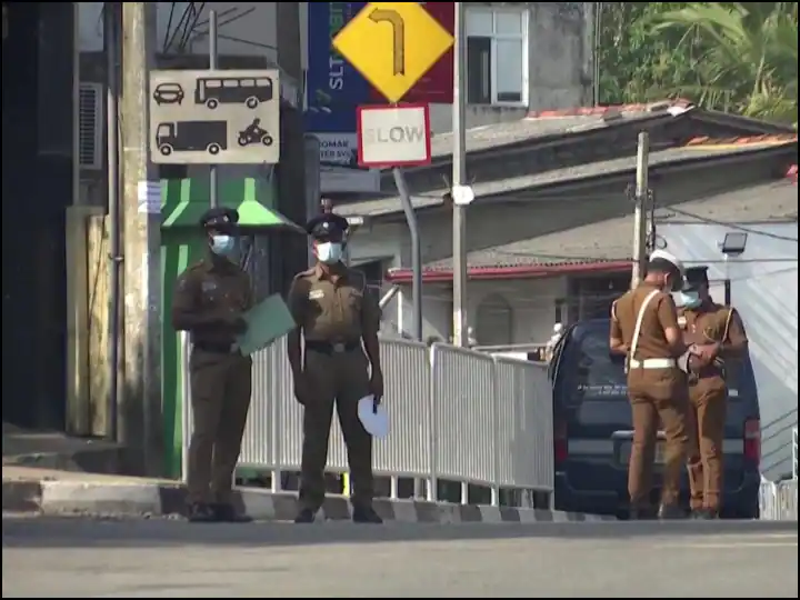 Sri lanka Emergency : more than 600 protesters arrested for violating emergengy Sri lanka Emergency : ਐਮਰਜੈਂਸੀ ਦੇ ਐਲਾਨ ਤੋਂ ਬਾਅਦ ਸ਼੍ਰੀਲੰਕਾ 'ਚ ਪ੍ਰਦਰਸ਼ਨ, ਕਰਫਿਊ ਦੀ ਉਲੰਘਣਾ ਕਰਨ 'ਤੇ 600 ਤੋਂ ਵੱਧ ਗ੍ਰਿਫਤਾਰ