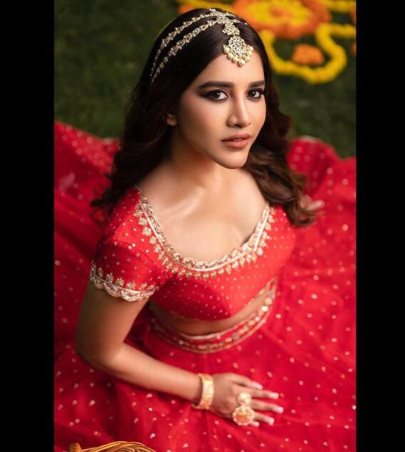 Nabha Natesh: లెహంగాలో నభా, ఇంత అందం తట్టుకోవడం కష్టమే 