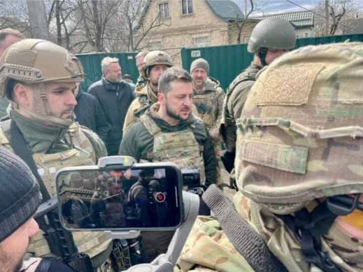 President Volodymyr Zelensky Visited Bucha Says Russia Committed Genocide |  Russia-Ukraine War: राष्ट्रपति वोलोदिमिर जेलेंस्की ने किया बुचा का दौरा,  कहा- रूस ने यूक्रेन में नरसंहार ...