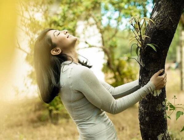 শুধু 'বচ্চন'ই নয়, ঐন্দ্রিতা আরও বাংলা ছবিতে অভিনয় করেন। 'আমার আপনজন' ছবিতে দেখা যায় তাঁকে।