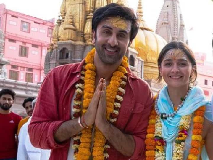 Ranbir Kapoor, Alia Bhatt to tie the knot in Punjabi traditions, and Sangeet and Mehendi ceremony dates revealed! Alia Bhatt-Ranbir Kapoor Wedding: ਪੰਜਾਬੀ ਰੀਤੀ-ਰਿਵਾਜਾਂ ਨਾਲ ਵਿਆਹ ਕਰਨਗੇ ਰਣਬੀਰ ਕਪੂਰ-ਆਲੀਆ ਭੱਟ! ਇਸ ਦਿਨ ਤੋਂ ਸ਼ੁਰੂ ਹੋਣਗੇ ਪ੍ਰੀ-ਵੈਡਿੰਗ ਫੰਕਸ਼ਨ
