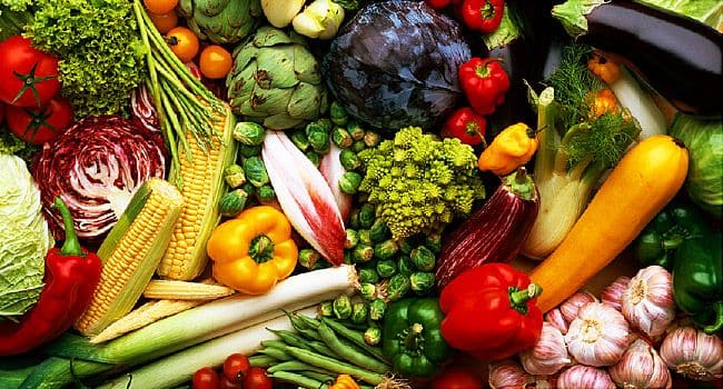Vegetable Prices double in a year why vegetable prices rising  वर्षभरात भाज्यांचे भाव दुप्पट! एका किलोच्या किंमतीत आता पाव किलोच भाजी 