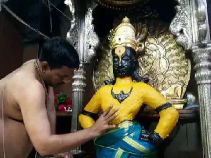Chandan Uti puja starts from today at Vitthal Rukmini Temple in Pandharpur Vitthal Temple : आजपासून विठ्ठल रुक्मिणीला चंदनाचा लेप, उष्म्याचा दाह जाणवू नये परंपरेप्रमाणं पुजा