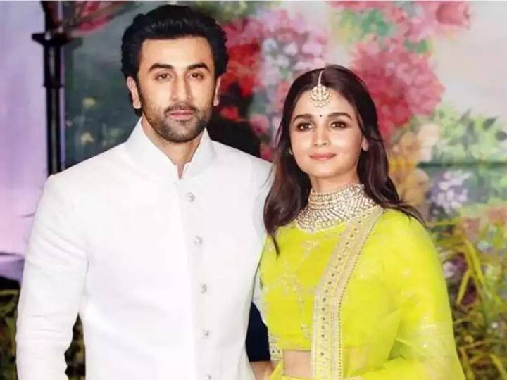 Ranbir Kapoor Alia Bhatt Wedding: अप्रैल के दूसरे हफ्ते में शादी करने वाले हैं रणबीर कपूर-आलिया भट्ट, रणधीर कपूर ने दिया ये जवाब! Ranbir Kapoor to marry Alia Bhatt in April 2022, Know what Randhir Kapoor has to say Ranbir Kapoor Alia Bhatt Wedding: अप्रैल के दूसरे हफ्ते में शादी करने वाले हैं रणबीर कपूर-आलिया भट्ट, रणधीर कपूर ने दिया ये जवाब!