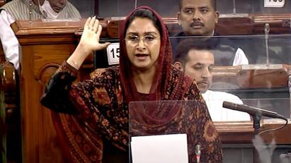 Punjab CM Bhagwant Mann Drinking and Driving State: Harsimrat Badal drug abuse narcotics Punjab CM Bhagwant Mann Drinking And Driving State: Harsimrat Badal During Drug Abuse Debate In LS
