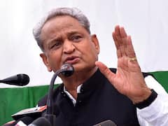 करौली हिंसा को लेकर BJP पर बरसे सीएम अशोक गहलोत, जानें किसे कहा ये आग लगाने आते हैं