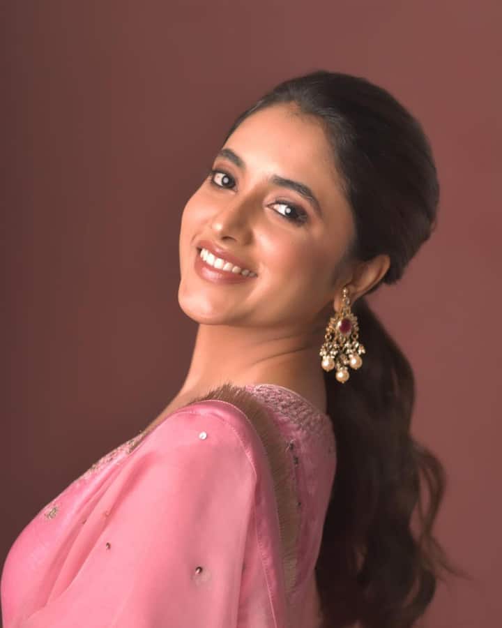 பே அந்த சிரிப்ப நிறுத்திடாதே!