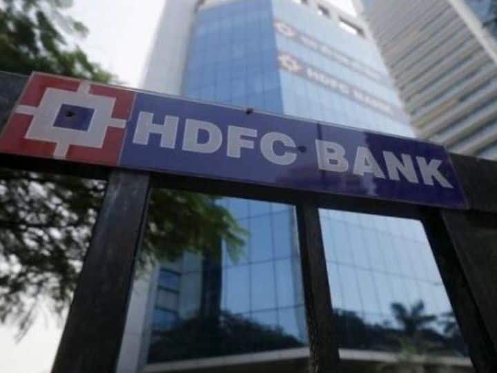 hdfc and hdfc bank merger how it will impact depositors and borrowers personal finance  HDFC Bank : एचडीएफसी आणि HDFC बँकेचे विलीनीकरण, ठेवीदार आणि कर्जदारांवर काय परिणाम होणार? 