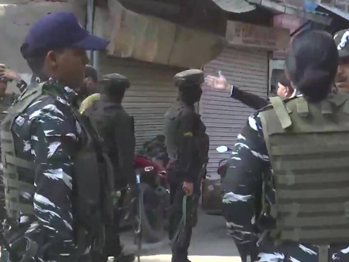 Jammu Kashmir two Terrorist attack one in Maisuma Lal Chowk Srinagar and other in Pulwama Jammu Kashmir Attack: जम्मू कश्मीर में आतंकियों के 2 हमले, CRPF जवानों और गैर कश्मीरियों पर फायरिंग, 1 जवान शहीद, कई घायल