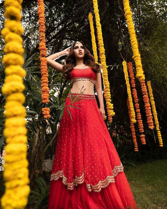 Nabha Natesh: లెహంగాలో నభా, ఇంత అందం తట్టుకోవడం కష్టమే 