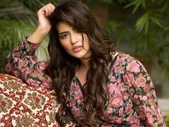 साउथ इंडियन एक्ट्रेस की फोटो पर 'Cute' कमेंट कर फंस गए वेंकटेश अय्यर, चैट हो गई वायरल, अब यूजर्स ऐसे ले रहे मजे