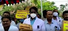 Warangal MGM Doctors Agitation: వరంగల్ లో ఎంజీఎంలో విధులు బహిష్కరించిన వైద్యులు| ABP Desam