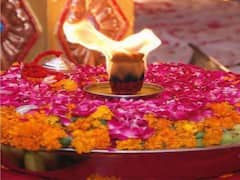 Chaitra Navratri 2022: नवरात्रि में जलती हुई अखंड ज्योति देती है आर्थिक स्थिति में सुधार से लेकर भाग्योदय के संकेत, जानें