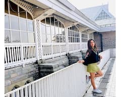 Intinti Gruhalakshmi Prashanthi: మోడ్రన్, ట్రెడిషనల్ ఏ లుక్కులో అయినా కేక