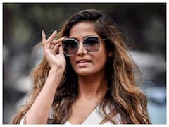 Poonam: రియాలిటీ షోలో కెమెరా ముందు షర్ట్ తీసేసిన పూనమ్