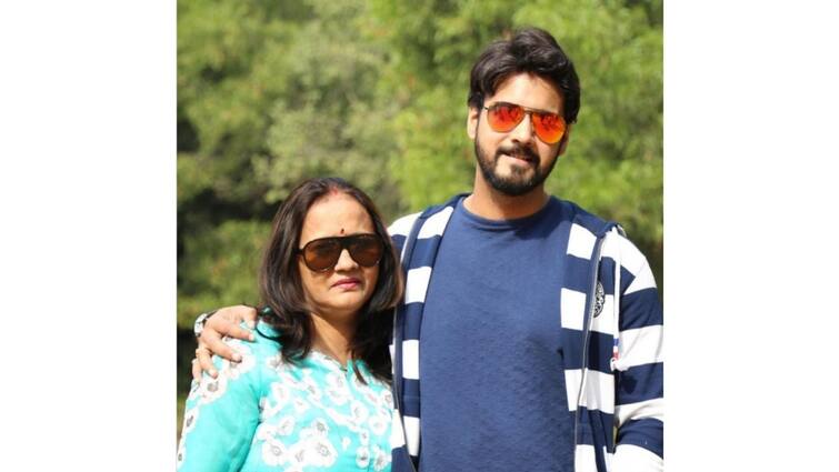 Yash Dashgupta's Mother Passed Away: Yash Dashgupta's Mother Passed Away, Yash and his family request privacy to grieve through this difficult moment Yash Dashgupta's Mother Passed Away: মাকে হারিয়ে শোকস্তব্ধ, দুঃসময়ে শুধু পরিবারের সঙ্গেই থাকতে চাইছেন যশ