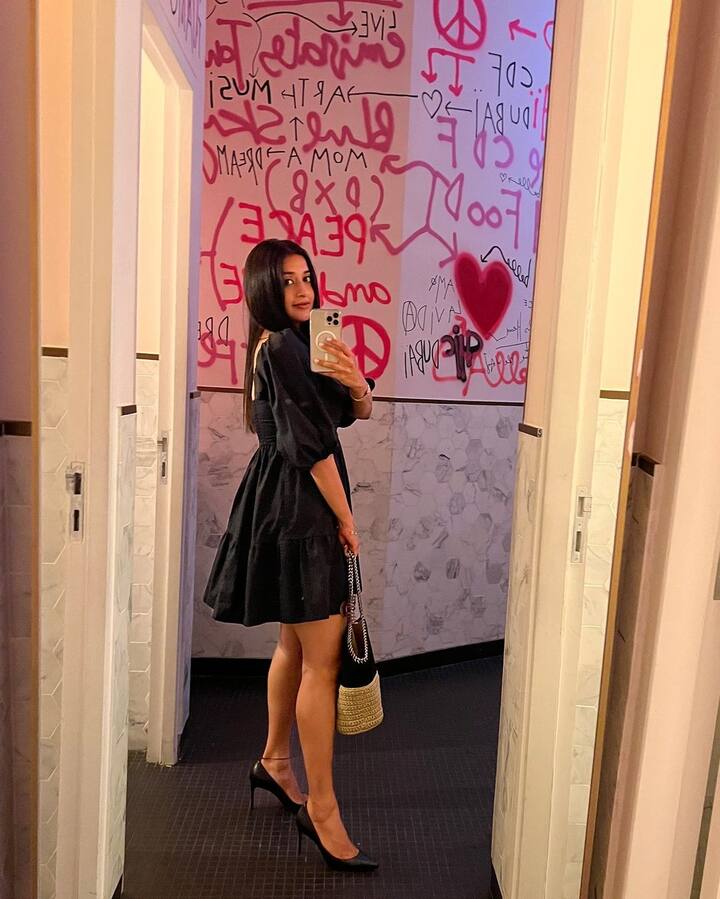 சண்ட கோழி கோழி இவ சண்ட கோழி கொஞ்சம் தடவு தடவு இவ சொந்த கோழியா கைய வெச்ச நெஞ்சுகுள்ளெ கய்ய முய்யா