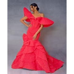 Deepika Padukone: ব্যাডমিন্টন ছেড়ে মডেলিংয়ে হাতেখড়ি, দীপিকা পাড়ুকোনের অভিনয় সফর