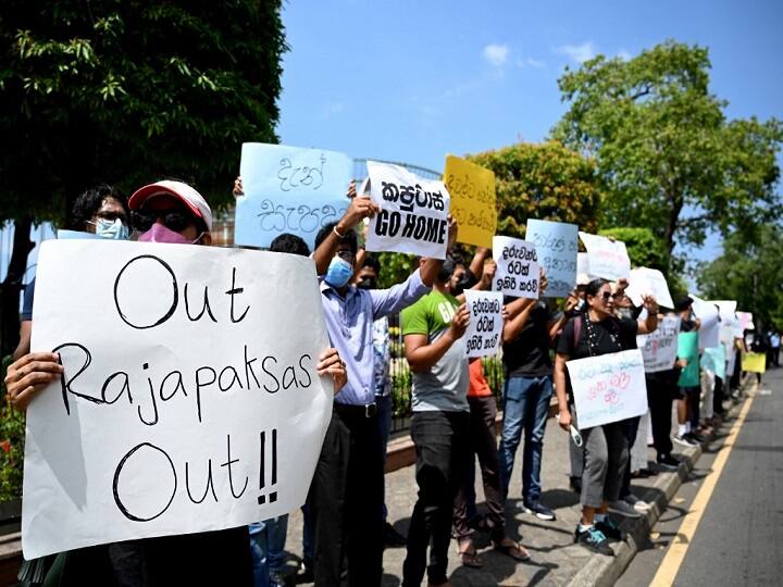 Sri Lanka crisis: How Sri Lanka on brink of bankruptcy after worst economic crisis in history Explainer: कैसे दिवालिया हुआ श्रीलंका? सरकार के परिवारवाद को ही जिम्मेदार क्यों मान रहे लोग?