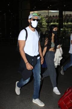 बाहों में बाहें तेरी: एयरपोर्ट पर कुछ इस तरह दिखे ऋतिक रोशन और सबा आजाद, एक पल के लिए नहीं छोड़ा हाथ