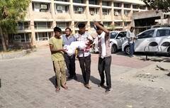 ਭਿਆਨਕ ਸੜਕ ਹਾਦਸੇ 'ਚ ਮਹਿਲਾ ਦੀ ਮੌਤ, ਜ਼ਖ਼ਮੀ ਬੱਚੀ ਨੂੰ ਐਬੂਲੈਂਸ ਨਾ ਮਿਲਣ ਕਾਰਨ ਭਟਕਦਾ ਰਿਹਾ ਪਰਿਵਾਰ