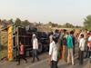 Road Accident in Firozabad: श्रद्धालुओं को लेकर वैष्णो देवी से आ रही कैंटर गाड़ी पलटी, एक की गई जान, 30 घायल