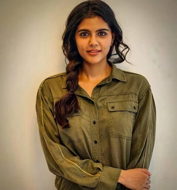 இலை ஒன்றில் மேடை அமைத்து ஒலி வாங்கி கையில் கொடுத்து பறவைகளை பாடச் செய்வேன்