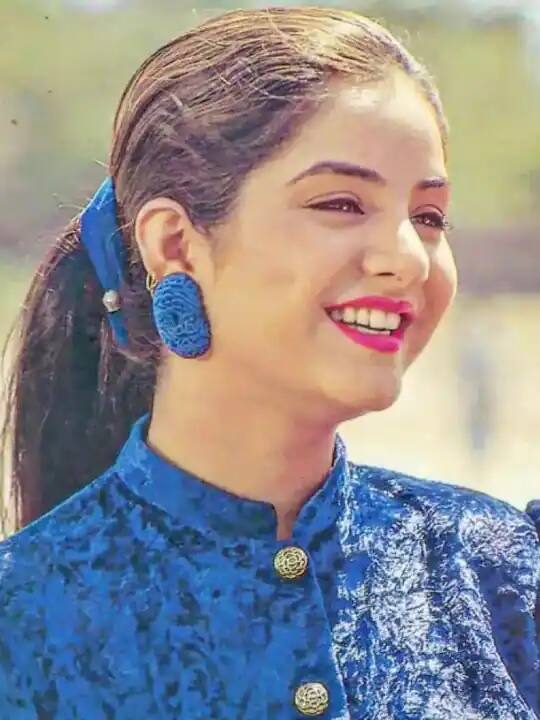 વિજયપથ : આ ફિલ્મમાં દિવ્યા ભારતી અને અજય દેવગનની જોડી હતી. જ્યારે આ ફિલ્મ 1994માં રીલિઝ થઈ ત્યારે તેની જગ્યાએ અભિનેત્રી તબ્બુ જોવા મળી હતી.
