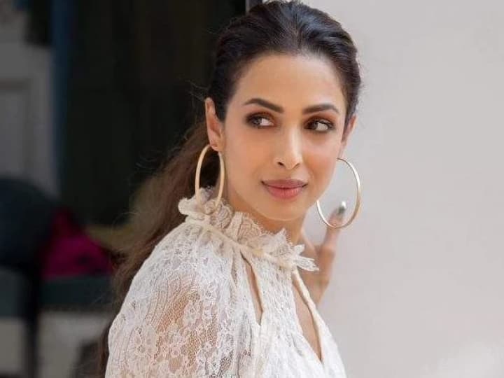 actress malaika arora injured in accident first glimpse viral fans worried Malaika Arora Accident: एक्सीडेंट के बाद सामने आई मलाइका अरोड़ा की झलक, एक्ट्रेस का ऐसा हाल देख चिंता में है फैंस