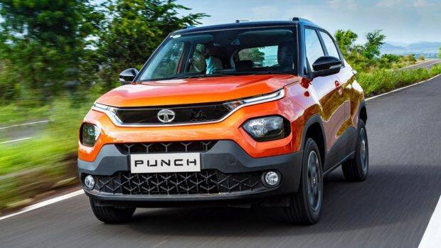 Tata Punch: टाटा मोटर्स की नई सब-कॉम्पैक्ट एसयूवी, पंच ने बिक्री में आठवें स्थान का दावा किया है. पिछले महीने भारत में Tata Punch की 10,526 यूनिट्स की सेल हुई थी.