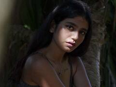 Priya Prakash varrier: లైగర్ హీరోతో స్టెప్పులేయనున్న వింకీ బ్యూటీ