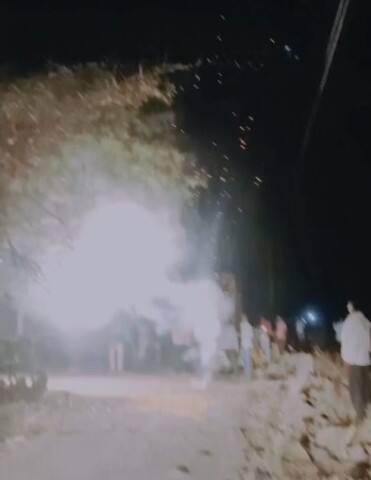 यावेळी गावाच्या सुनेचं सासरच्या मंडळीने गावकऱ्यांसह मोठ्या जल्लोषात स्वागत केलं. यावेळी फटाक्यांच्या आतषबाजी करण्यात, सजावट करण्यात आली. कुटुंबीय आणि गावकऱ्यांनी केलेल्या स्वागतामुळे पूजा खरात देखील भारावून गेल्या.