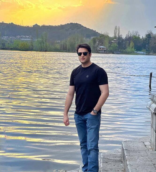 टीना डाबी की दूसरी शादी की खबरों के बीच पूर्व पति अतहर ने शेयर की ये फोटो, लिखी ये बात