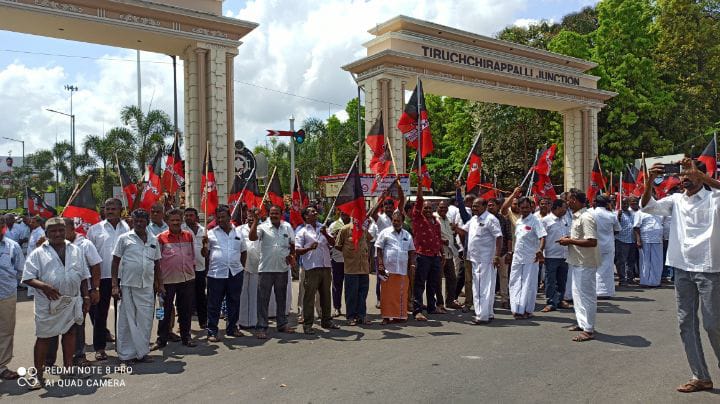 கடந்த 10 மாதம் கொள்ளையடித்த பணத்தை துபாயில் முதலீடு செய்துள்ளனர் - எடப்பாடி பழனிச்சாமி